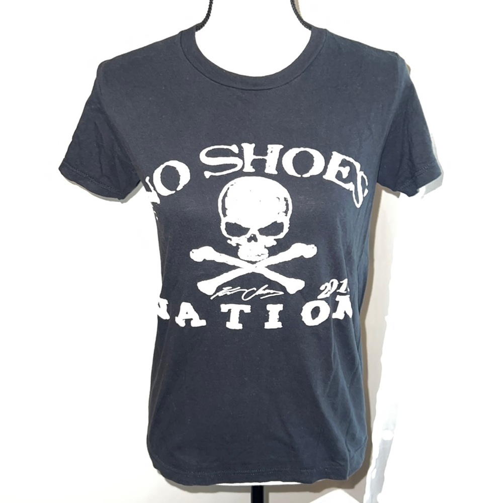 Kenny Chesney T-shirt. Small